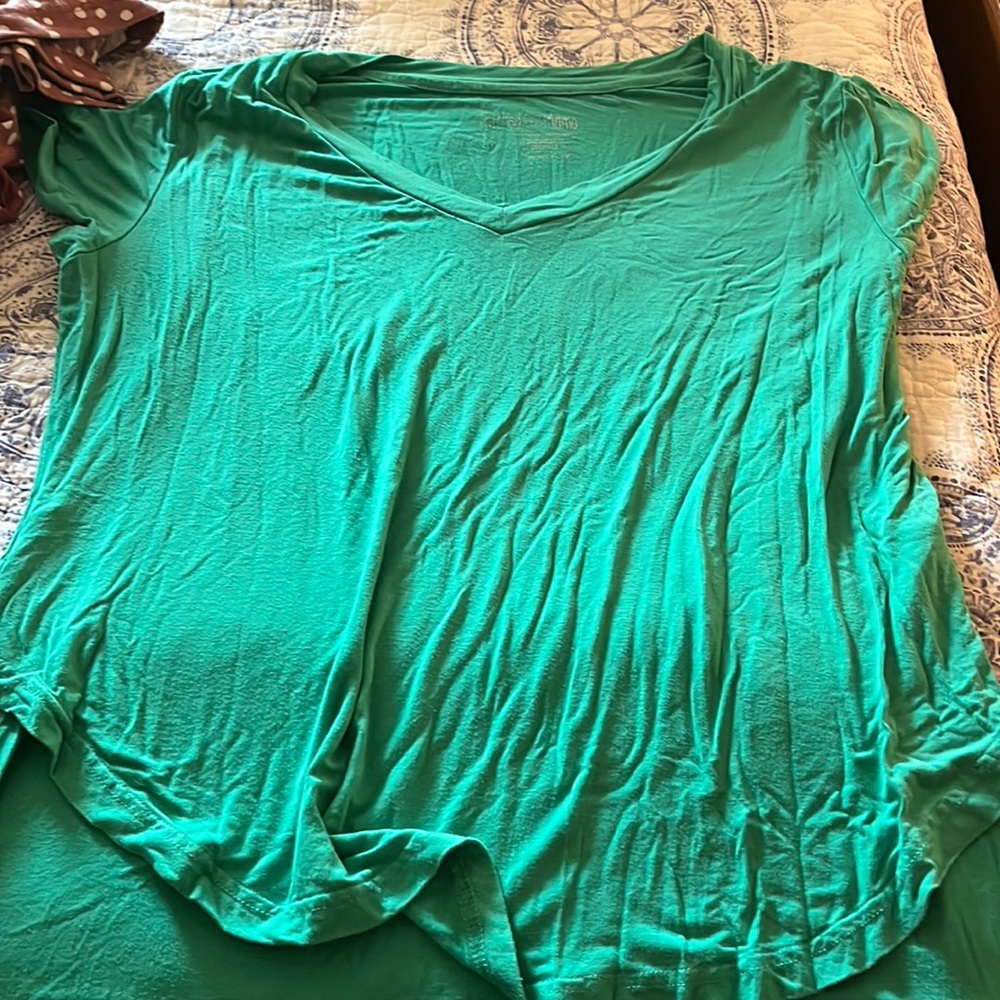 Latched Mama Kelly green Boyfriend tee